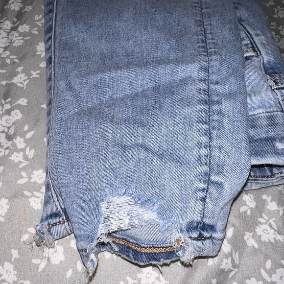 American Eagle Ripped Jeans - Picture 2 of 8